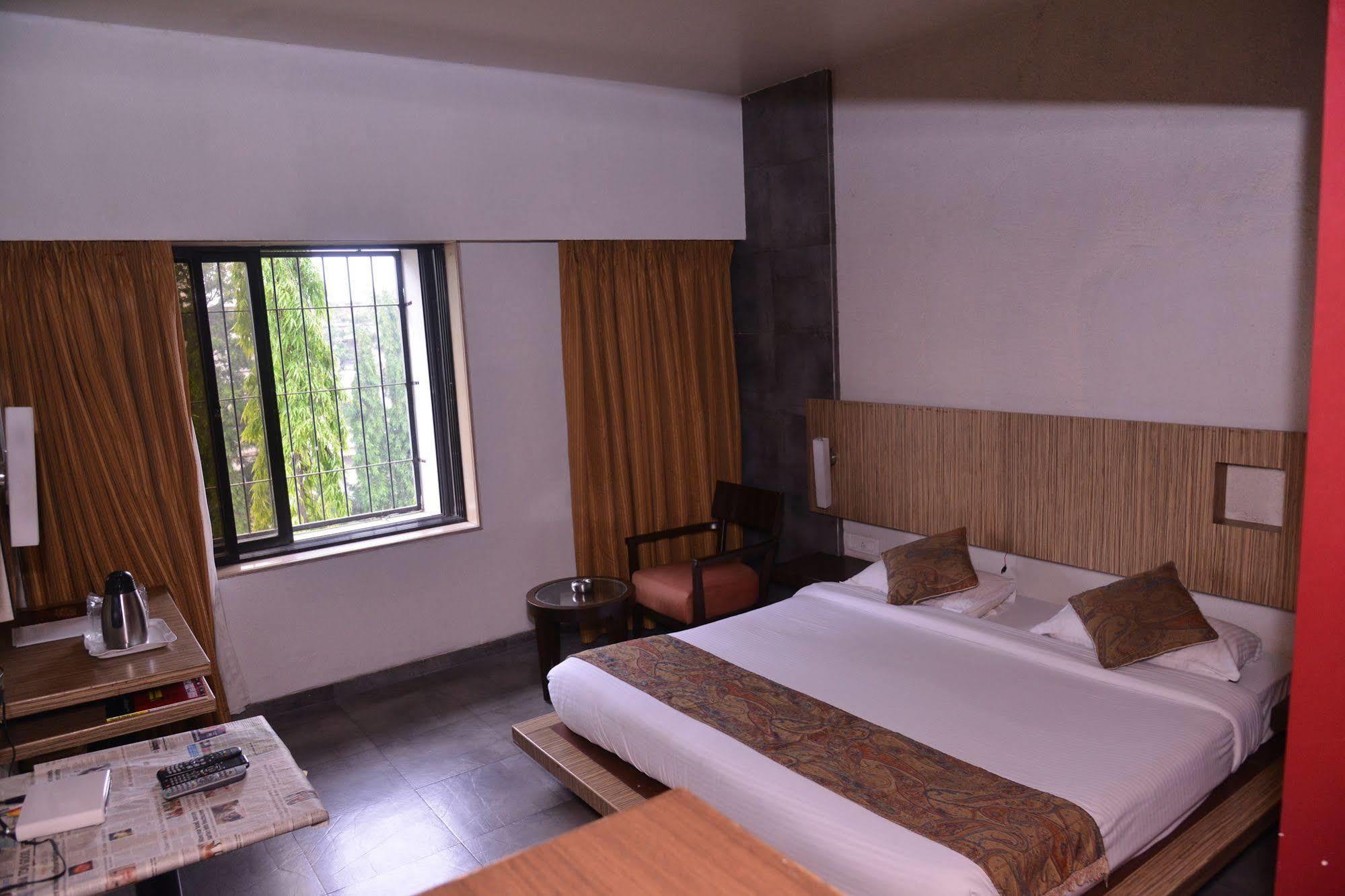 Hotel Sai Palace Nashik Esterno foto